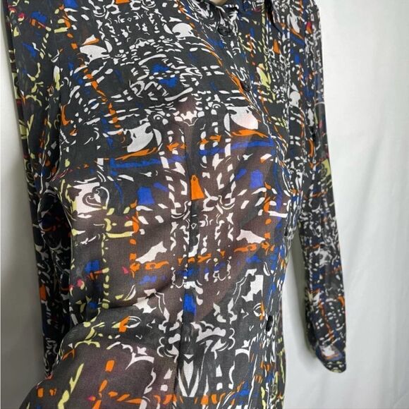 CAbi 129 Geometric Festival Button Down
Blouse. Size L - Picture 9 of 16